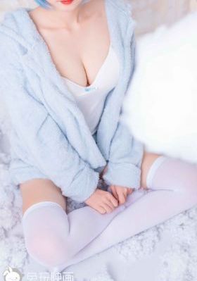 小浪蹄子蜜水噗呲噗呲的视频_720免费观看电视剧