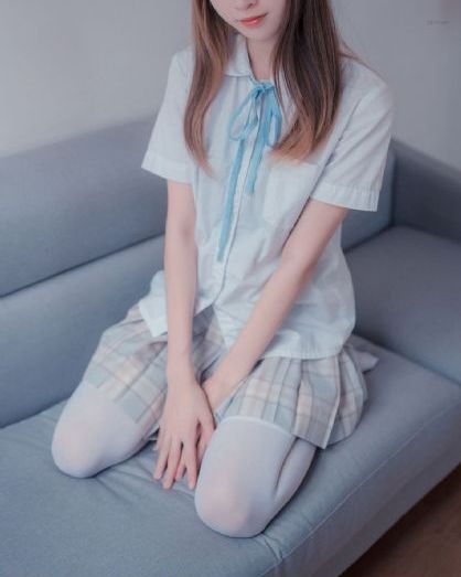 图书馆的女朋友动漫_720超清免费观看